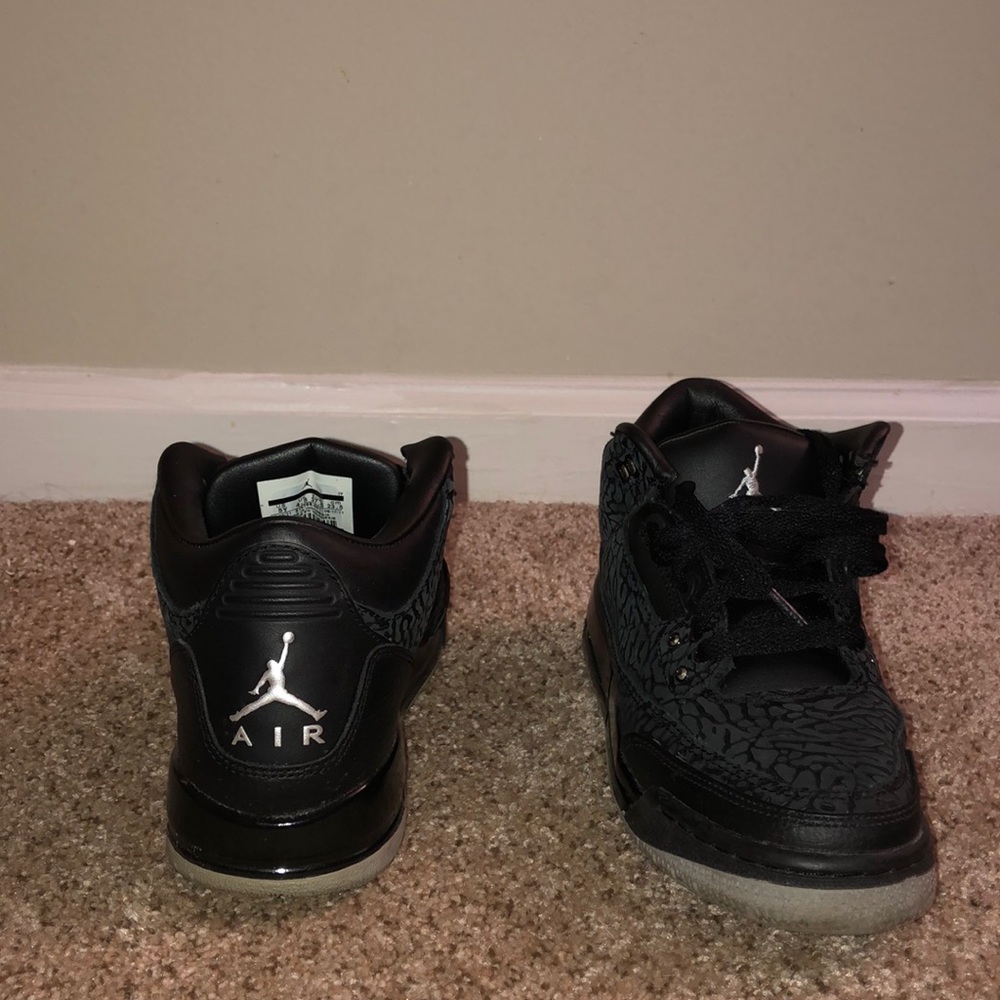 Jordan 3s - Picture 2 of 3